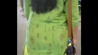 Tamil girl ass shaking walk in public street